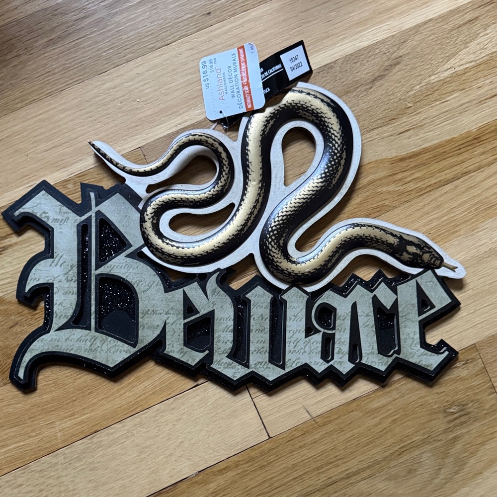 NWT Ashland “Beware” Halloween Sign 🐍